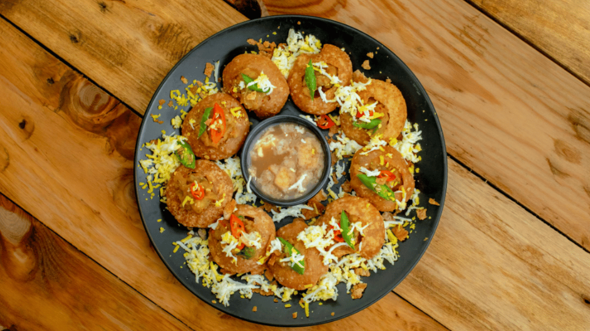 pani-puri-worth-rs-333-at-mumbai-airport-leaves-internet-bashing-the-pricing